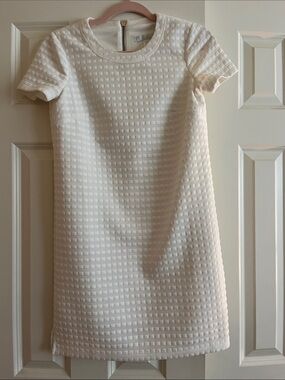 London Times White Textured Petite Dress with Gold Zipper